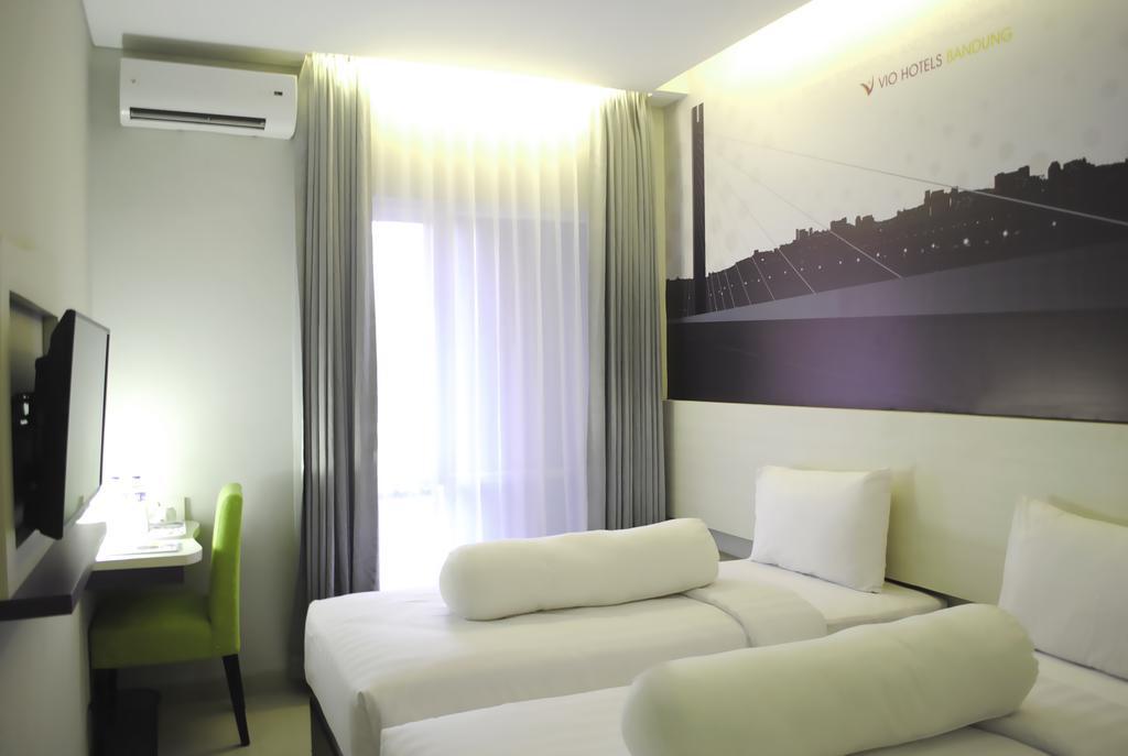 Vio Hotel Veteran Bandung Szoba fotó