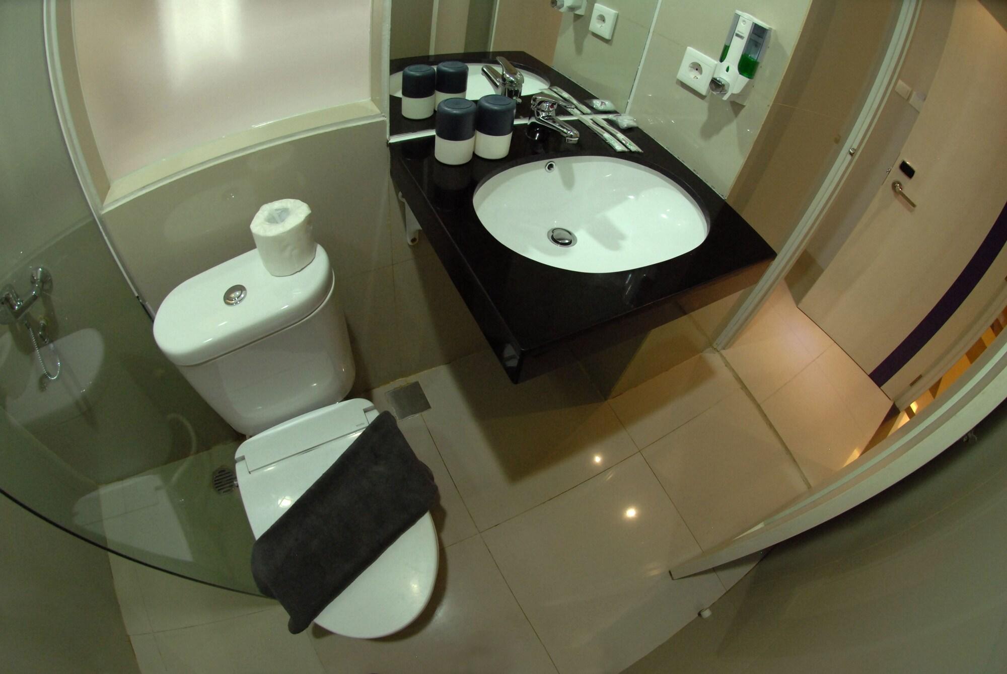 Vio Hotel Veteran Bandung Kültér fotó