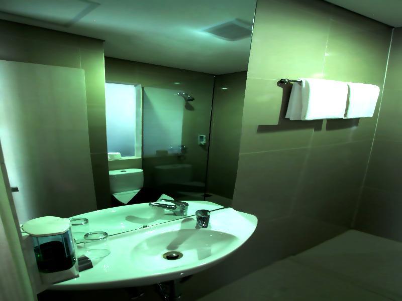 Vio Hotel Veteran Bandung Kültér fotó