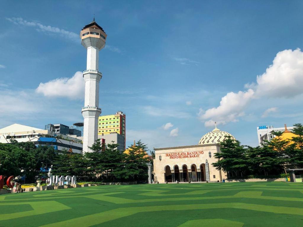 Vio Hotel Veteran Bandung Kültér fotó