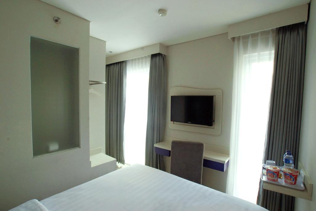 Vio Hotel Veteran Bandung Szoba fotó