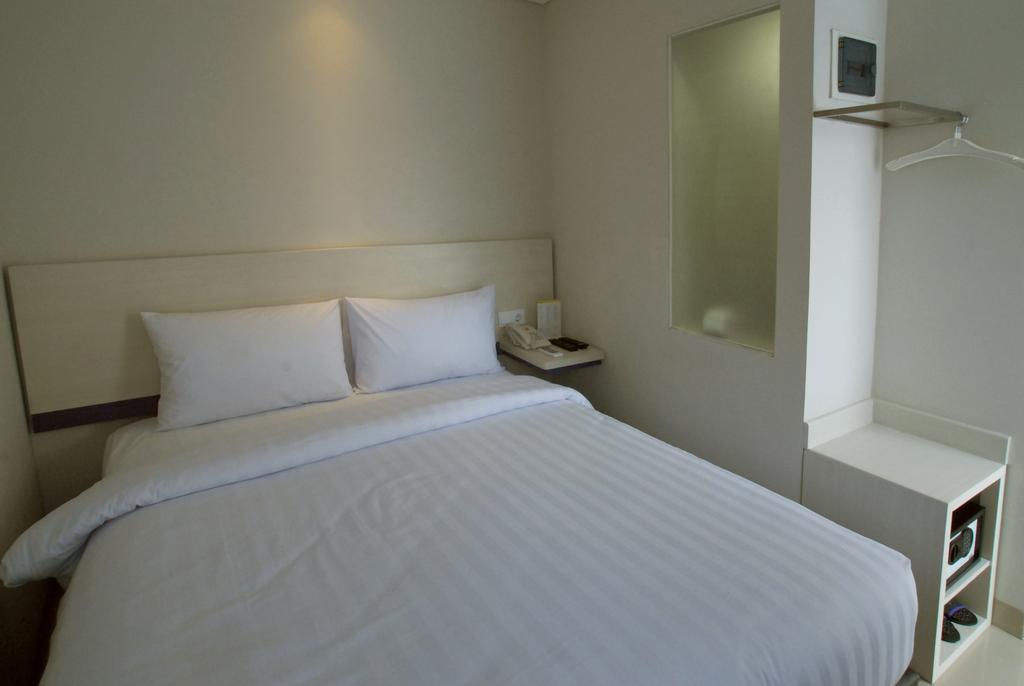 Vio Hotel Veteran Bandung Kültér fotó