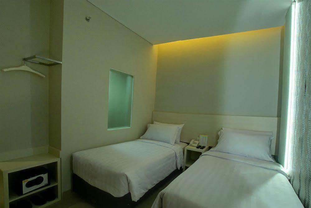 Vio Hotel Veteran Bandung Kültér fotó